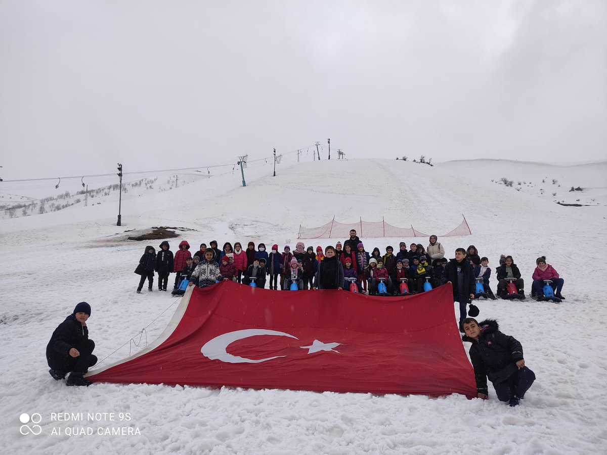 Güroymak İlçe MEM (@guroymak_mem) on Twitter photo ÇOCUKLAR MUTLU OLSUN Projesi devam ediyor. Şu ana kadar 380 öğrencimizi(4.sınıflar) Kayak Merkezine taşıdık. Öğrencilerimiz çok eğleniyor ve farklı bir deneyim kazanıyor. Kaymakamımız ve Belediye Başkan V. Sn Ramazan CANKALOĞLU'na teşekkür ederiz.
<a href="/tcmeb/">Millî Eğitim Bakanlığı</a>
<a href="/Bitlis_Mem/">Bitlis İl Milli Eğitim Müdürlüğü</a>
<a href="/gurkaymakam/">Güroymak Kaymakamlığı</a> ÇOCUKLAR MUTLU OLSUN Projesi devam ediyor. Şu ana kadar 380 öğrencimizi(4.sınıflar) Kayak Merkezine taşıdık. Öğrencilerimiz çok eğleniyor ve farklı bir deneyim kazanıyor. Kaymakamımız ve Belediye Başkan V. Sn Ramazan CANKALOĞLU'na teşekkür ederiz.
<a href="/tcmeb/">Millî Eğitim Bakanlığı</a>
<a href="/Bitlis_Mem/">Bitlis İl Milli Eğitim Müdürlüğü</a>
<a href="/gurkaymakam/">Güroymak Kaymakamlığı</a>
