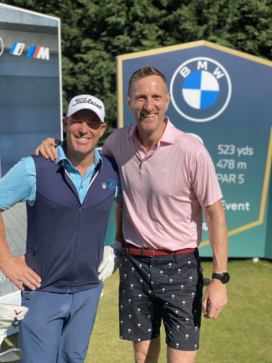 WillGreenwood's tweet image. I stuck a cricket ball in my bag when we played golf last year and nervously pulled it out on the 4th tee.. @ShaneWarne The King then gave me and our playing partners and a crowd of 200 a lesson in spin bowling! A moment I will always treasure. A hero to so many of us. #ripshane