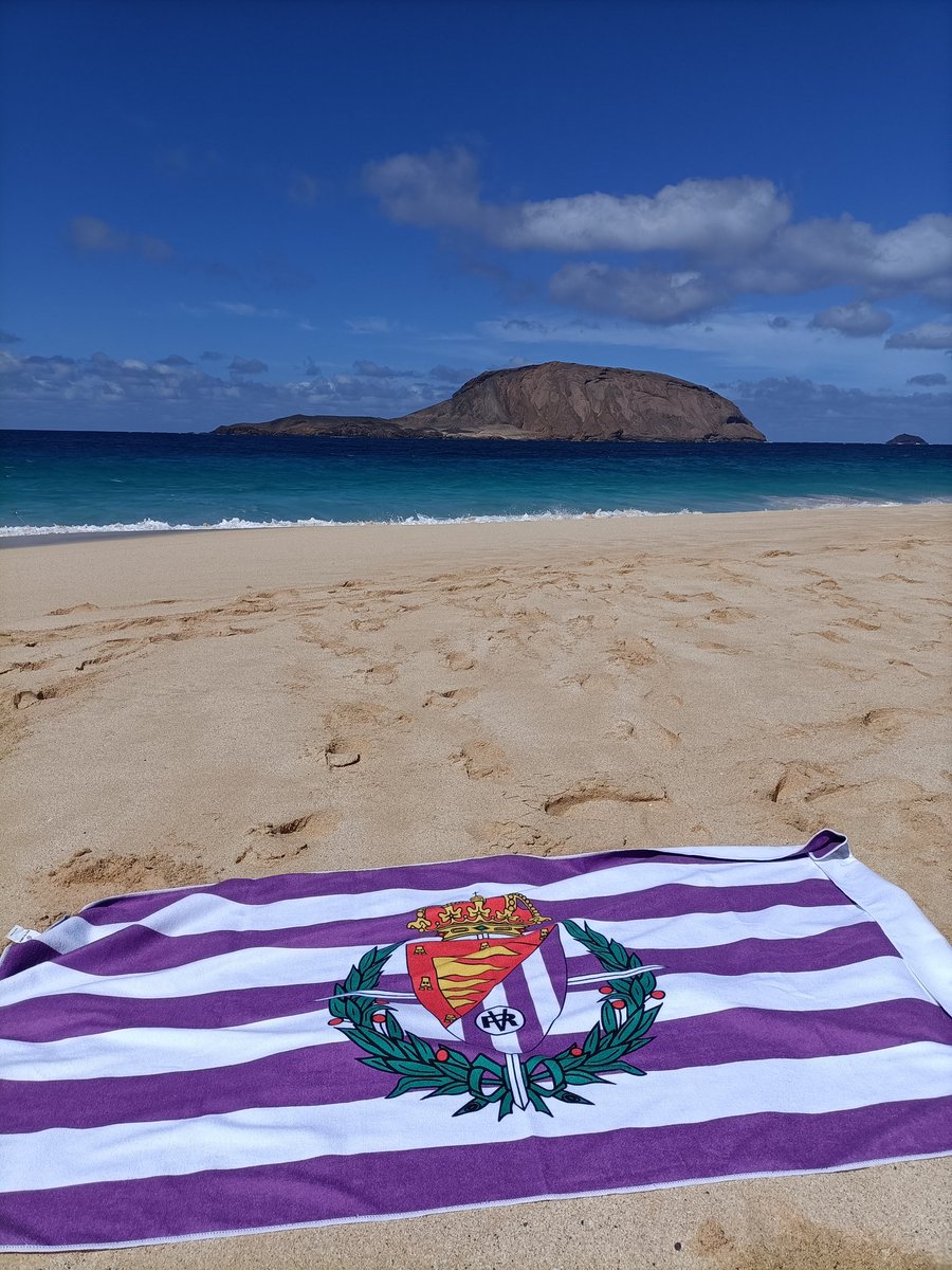 sergiopucela6's tweet photo. "Cuando se dice Tenerife se piensa en playa y chancletas."

Solo vale ganar @realvalladolid ! https://t.co/b1XGGzY958