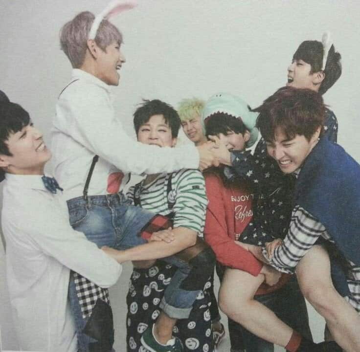 bts7stanner's tweet photo. Why does it look like the scene of wedding🤭🤭
#BTSRM #KimNamjoon #BTSJIN #KIMSEOKJIN #BTSSUGA #MINYOONGI #BTSJHOPE #junghoseok #BTSJIMIN #parkjimin #BTSV #KimTaehyung #BTSJUNGKOOK #jeonjungkook #bts #BTSARMY https://t.co/uEKsDZrHMy https://t.co/IEWwKJx7lI
