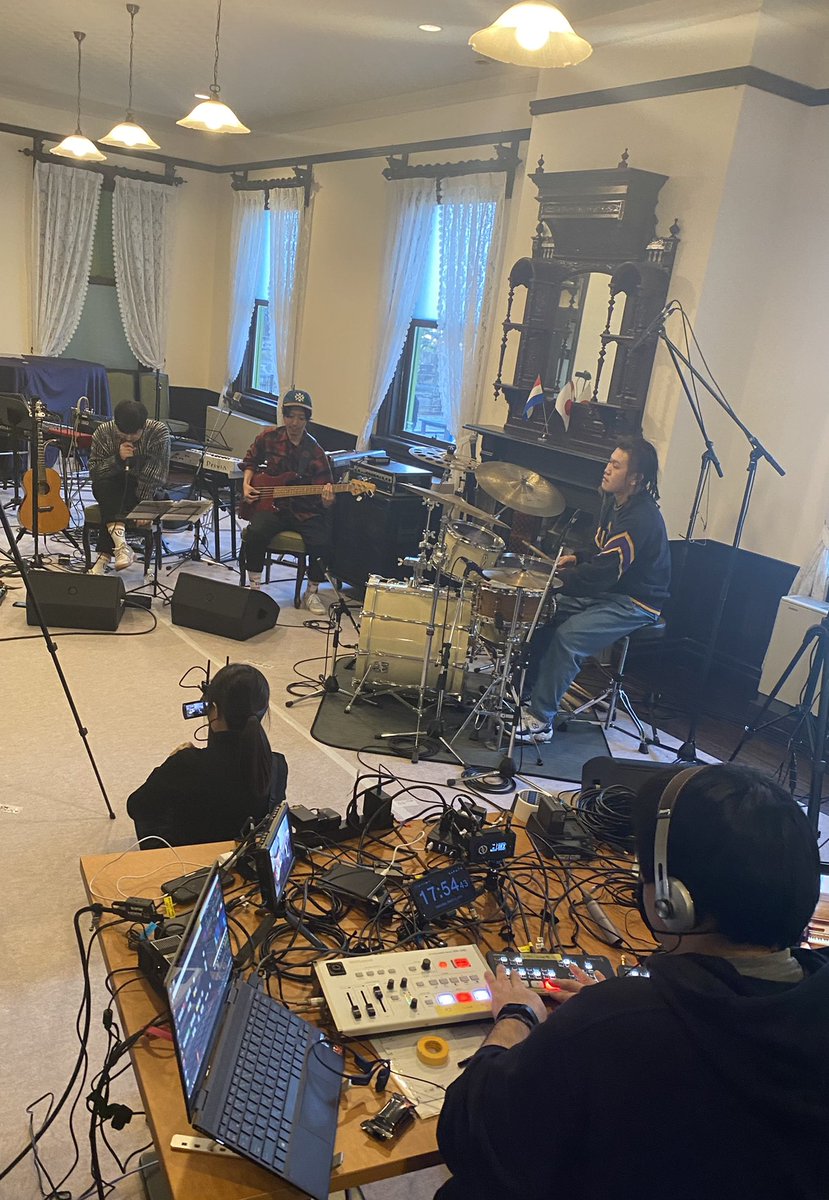 DejimaMusic's tweet photo. #出島 内外倶楽部から
無料配信中♬

#無観客 #DMH2022 #ライブ配信 https://t.co/LXvyELr4Eq