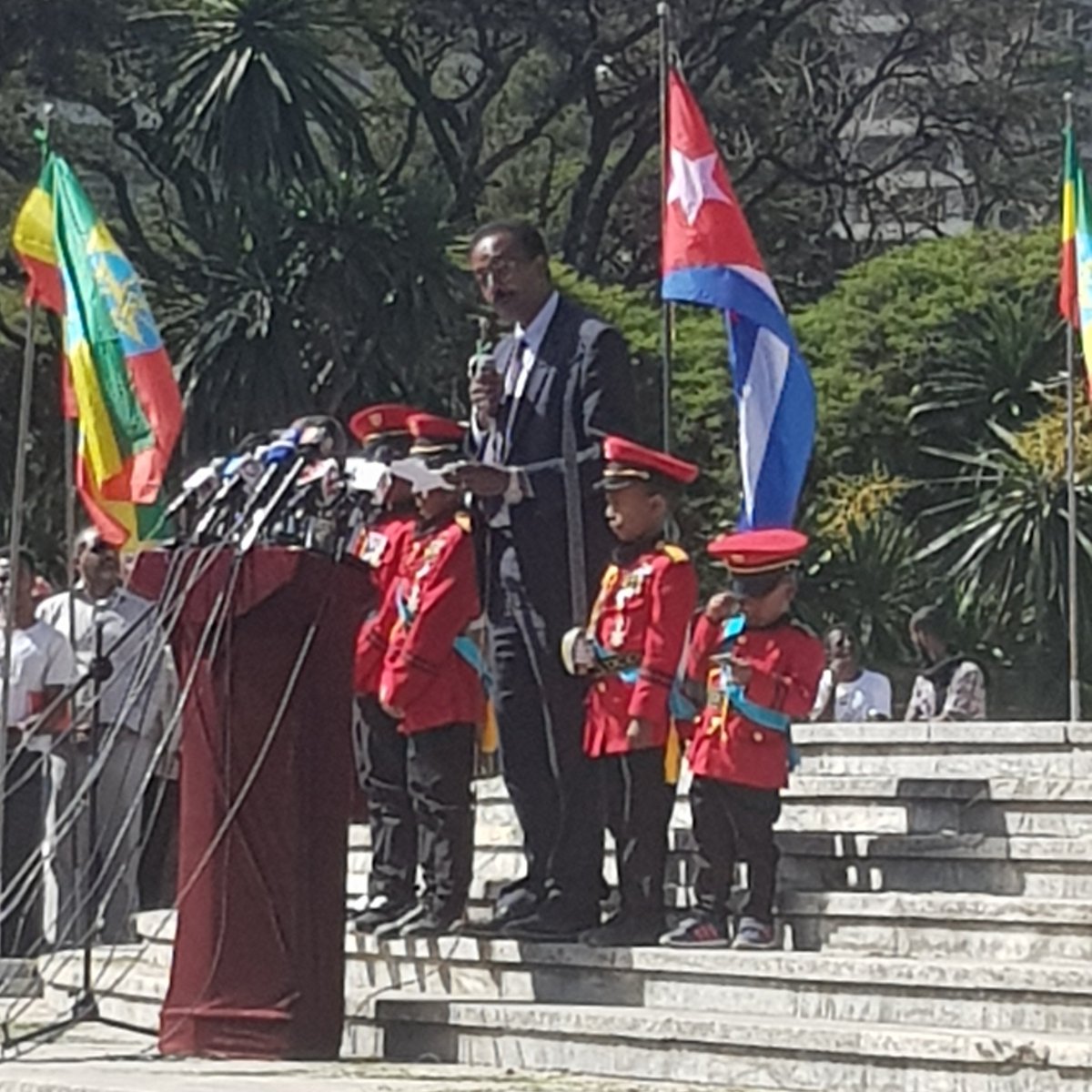 JorgeLefebre's tweet image. Emotivo acto de recordación a los cubanos y etíopes que cayeron en la batalla del Ogaden/ Emotional act of remembrance to the Cubans and Ethiopians who fell in the Battle of the Ogaden.#Cuba 🇨🇺 #Ethiopia🇪🇹