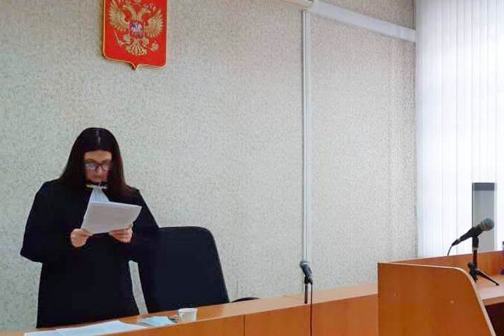 Бывшего замначальника ГИБДД по Удмуртии осудили за служебный подлог в интересах своей жены. В отношении двух его подчиненных уголовное дело прекращено «в связи с деятельным раскаянием».
izhlife.ru/criminality/10…
