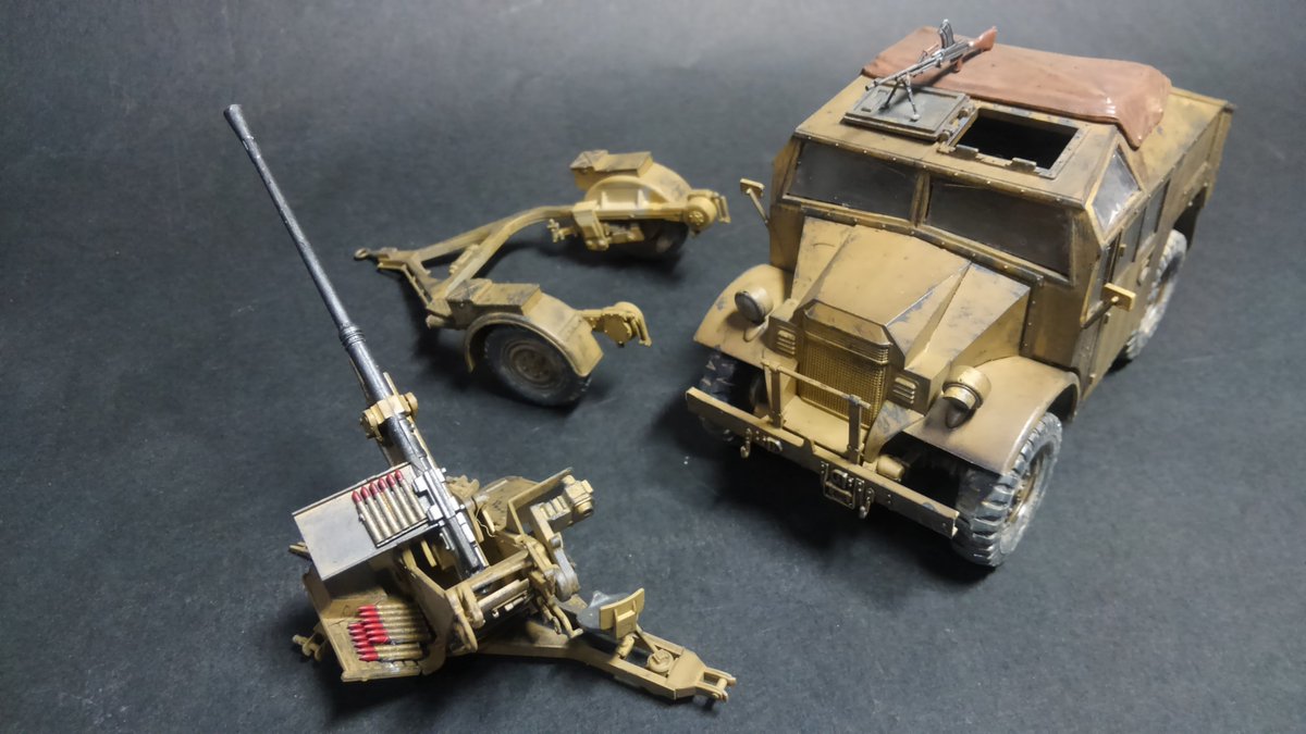 ManBouMokei's tweet photo. タミヤ 1/35 クォードガントラクター & Finemolds 1/35 3.7cm対空砲37型 完成しました。
元々は25ポンド砲等を引っ張るヤツですが、家になかったもんで余ってたドイツの対空砲を引っ張ってもらいました。
#タミヤ #finemodel #翻車魚模型 #プラモデル https://t.co/a5Pb0koOCq