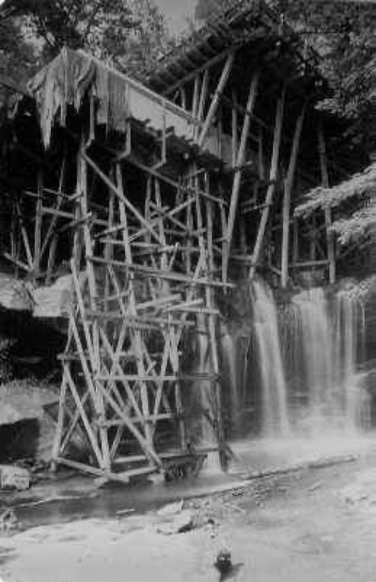 NiekVerdonk's tweet image. #FrankLoydWright  #Fallingwater in aanbouw.