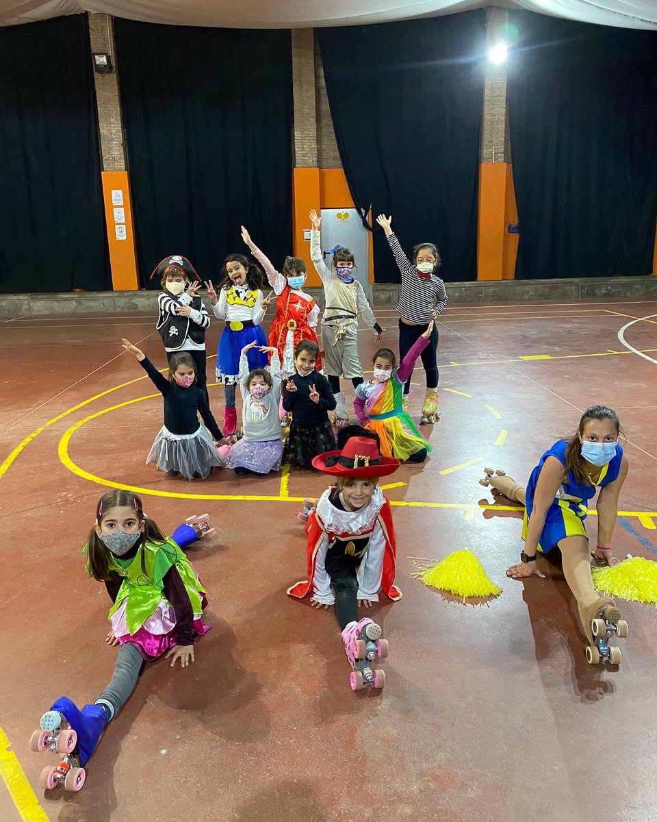 CpCelra's tweet photo. Setmana de CARNESTOLTES🎭 #cpcelra #celra #esport #salut #catalunya #girona #patinatgeartístic https://t.co/7MSUmDtaZ9