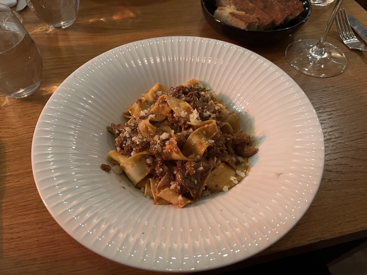 FoodieStavanger's tweet photo. One of my favorite Italian places in Stavanger is Casa Gio! Short menu but Italian food made with passion. Where do you go for Italian food in #stavanger ? #foodie #italianfood #pasta #casagio #pedersgata
See my review on https://t.co/LK5hMRFFjb https://t.co/k0ckFWzWTP