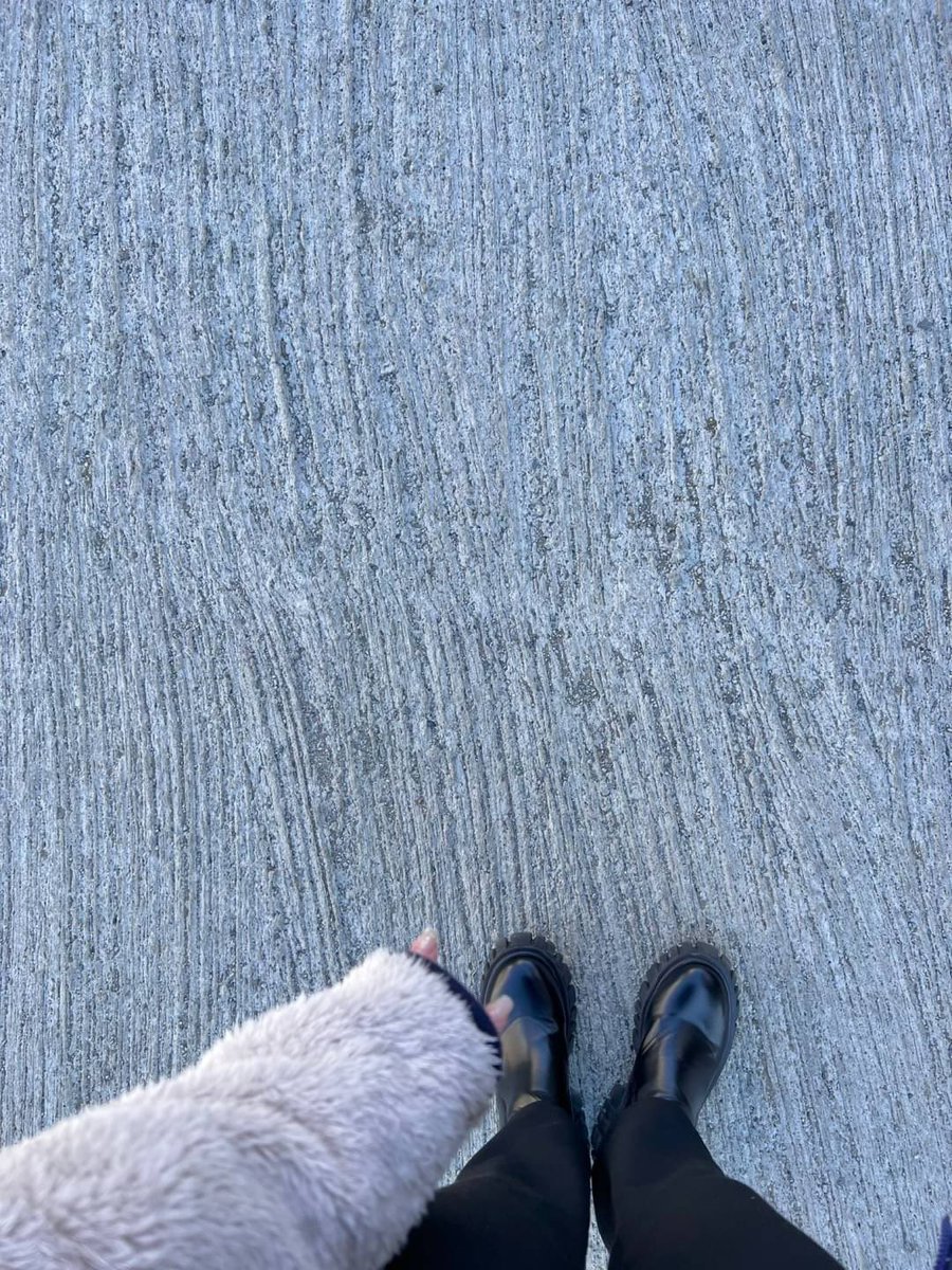 ashitach_3's tweet photo. もうすっかり春だね🌸
この前、コム🐕の散歩にブーツなんて履いたもんなら靴擦れして大変だったよ🥺笑このお話したらお客様笑ってくれた🥺笑優しいなぁ shii https://t.co/6PLtoCg2QW