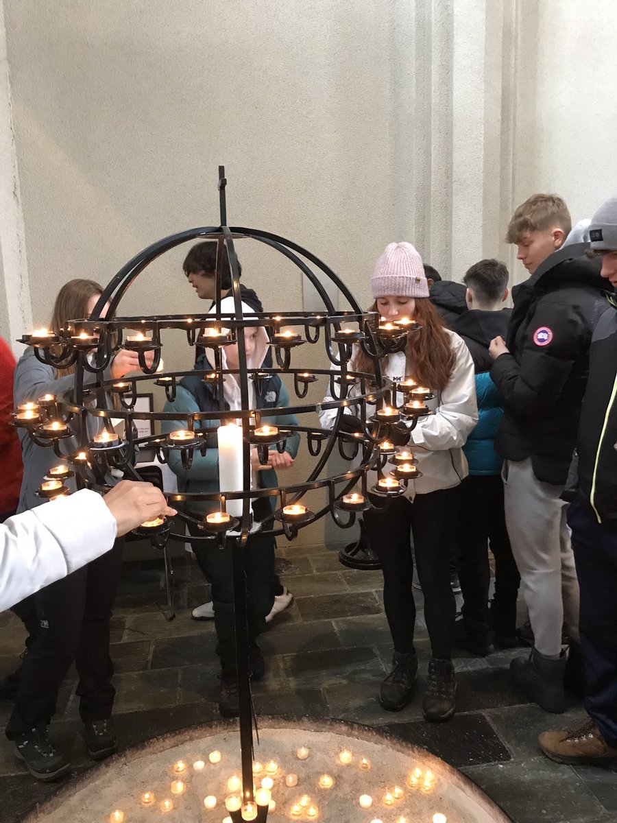 TGS_Iceland's tweet photo. Very moving moment lighting candles and reflecting on the war in Ukraine https://t.co/2XLwA6f8tv