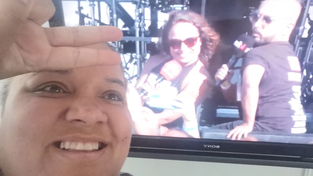 SamPinn's tweet photo. @carlwastie @TraceyLange my new screensaver #HUAWEIKDay #ChillZoneAtHome #HauweiNova9 @KFMza @HuaweiZA https://t.co/cAv6eeCSSb