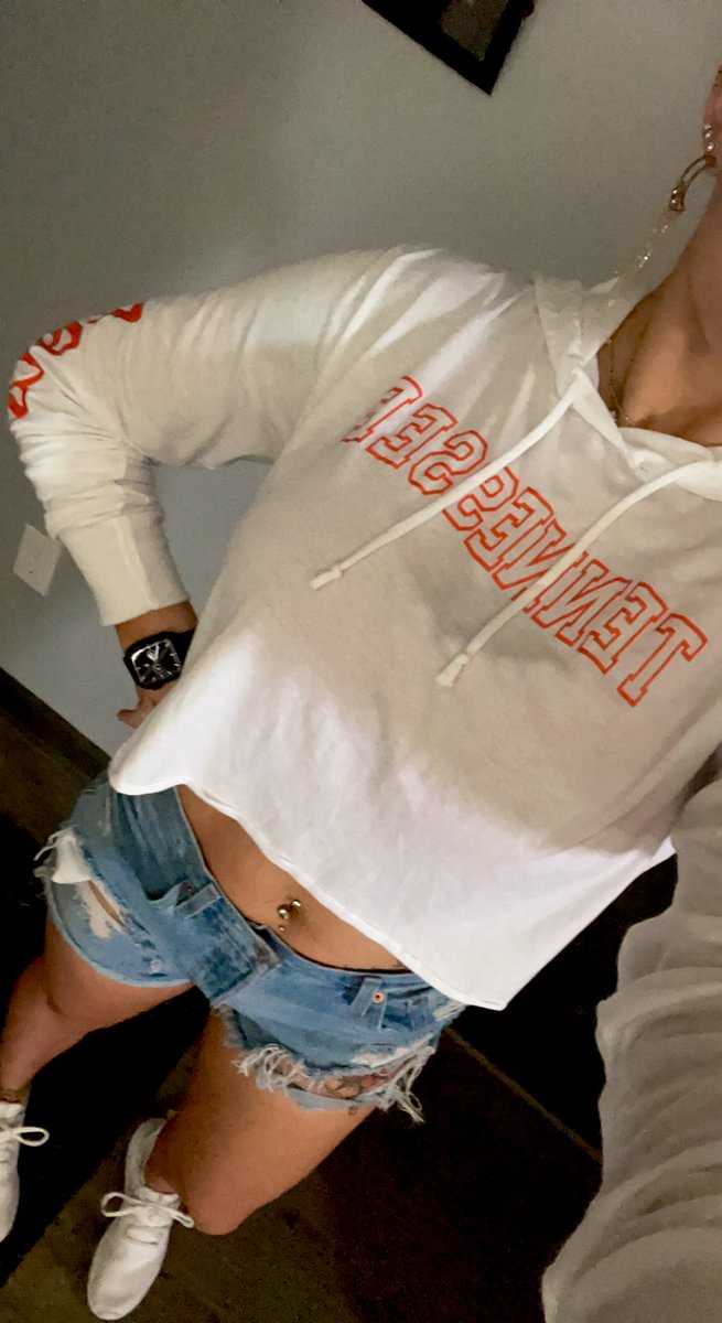 _lowrain_'s tweet photo. First time I am not stressed out about being in the white section for the #checkerTBA thanks to @ATB_network & @Vols_ATB. Cute, comfy & lightweight. Click the link to snag you one!
https://t.co/GAbauYjtZ6 https://t.co/ysllrNITIv