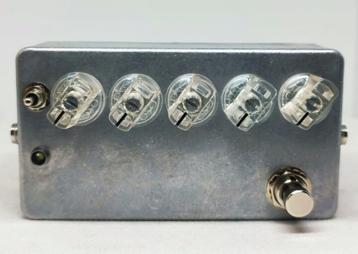 wantosizer's tweet photo. дилемма:
- впрыгнуть в долги и купить реплику fuzz factory? 
или не до того сейчас? https://t.co/2nCQjjUxZI