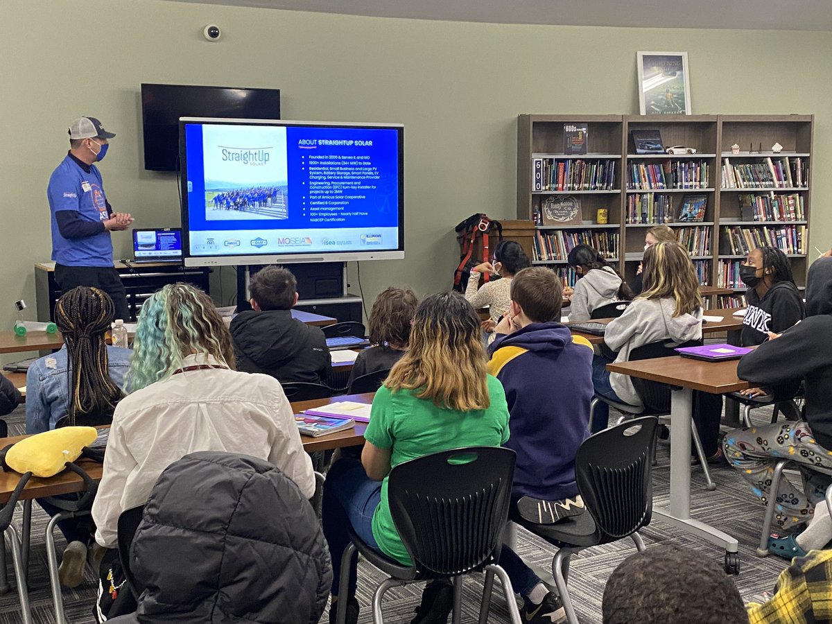 Thank you Eric from Straight Up solar for teaching is all about solar energy! <a href="/StraightUpSolar/">StraightUp Solar</a> <a href="/newsfromNEMS/">Parkway Northeast Middle</a> #SDGs #goal7