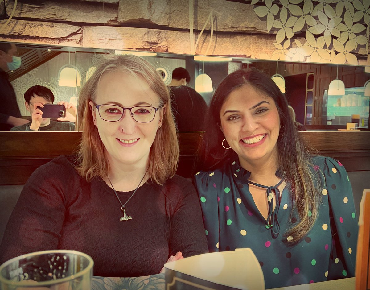 QueensOTTAge's tweet image. Your two hosts celebrating @Amara_B_T_S having been on another full rotation about the sun! #cohosts #birthdaygirl #qotta