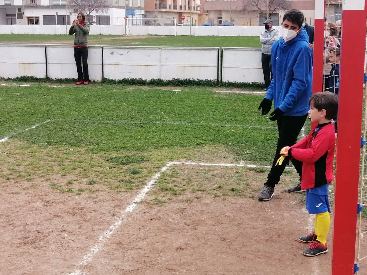 CfMareNostrum's tweet photo. 🔊 QUERUBINES 👶🏻

Los querubines jugaron con los pequeños del @atleticogilet y siguen divirtiéndose y aprendiendo.

Los entrenadores de ambos clubs muy bien con sus pequeños haciéndoles pasar una mañana divertida y de formación.

#CéspedArtificialYa 
#cfmarenostrum💙💛💙 https://t.co/g6mZOIreTq