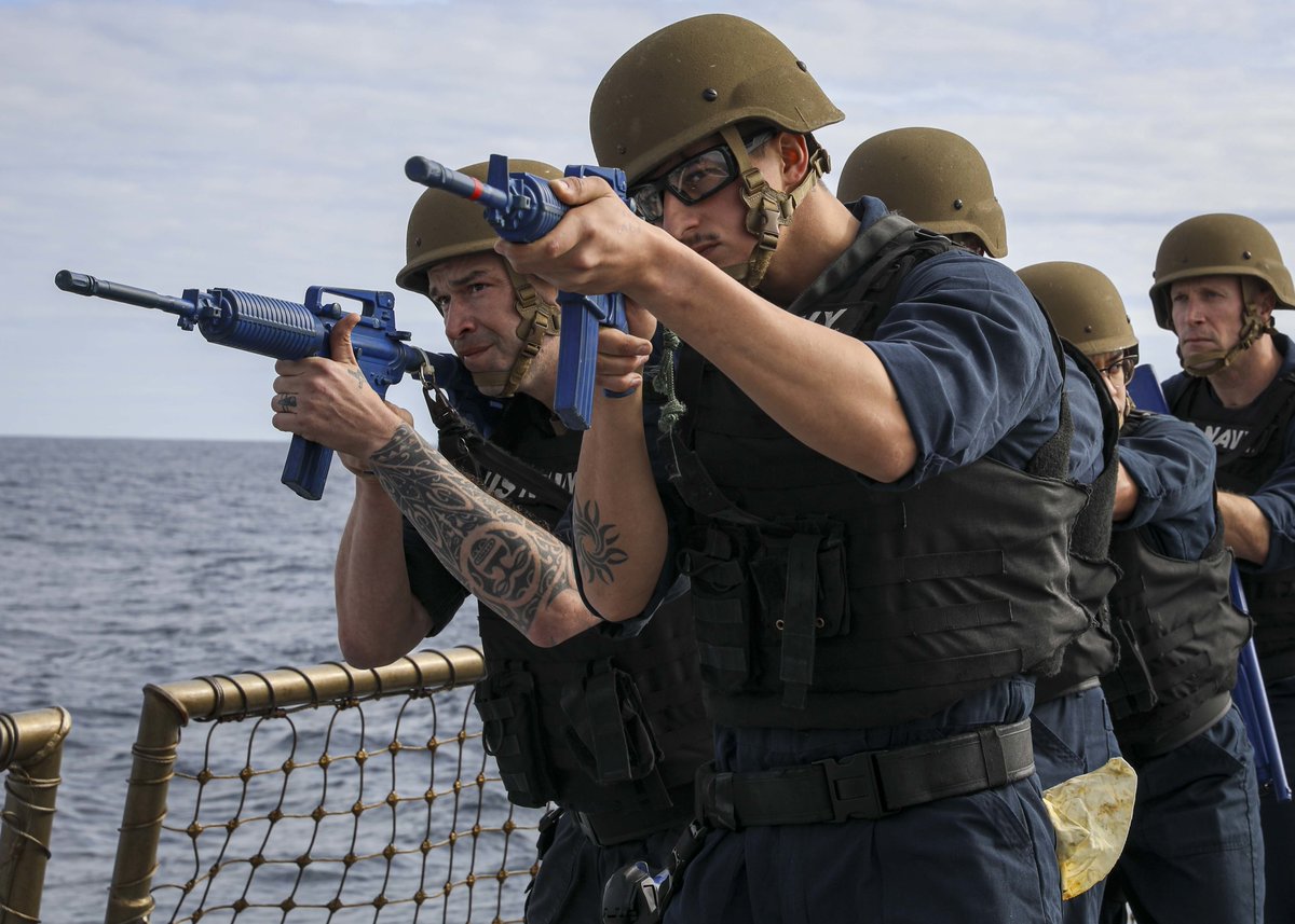 Lock & Load ⚓ 

#USSPorter (DDG 78) conducts visit, board, search and seizure (VBSS) team training while in the Atlantic Ocean, Mar. 2. 

Porter is underway in @USNavyEurope supporting regional allies and partners & U.S. national security interests in Europe and Africa.