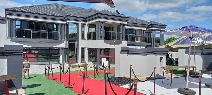 KingMonada's tweet photo. KING MONADA'S HOUSE WARMING 🔥🔥🔥🔥🔥🔥🔥🔥🔥🔥🔥🔥🔥🔥🔥🔥🔥🔥🕺🏽💃🏽🕺🏽💃🏽🕺🏽💃🏽💃🏽💃🏽💃🏽 https://t.co/lK1lCVba3g