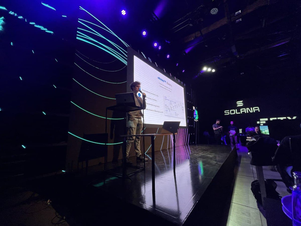 hackerhouses's tweet photo. ⏭️ Next up at #HackerHousePrague is @FQX_AG.

FQX talk about how they facilitate trade finance &amp; money markets by using eNotes™.

eNotes™ are an unconditional promise to pay a specific sum to another party at a specific future date, based on blockchain technology. 🔥 https://t.co/CGdCm8rgZV