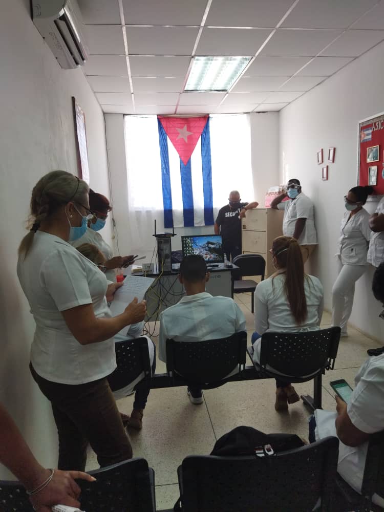 MaryCuba71's tweet photo. @DocenciaGuarico en todos los ASIC del estado Guárico se realizan matutinos especiales para conmemorar el aniversario de la desaparición física del Comandante Chávez.
@CubacooperaveG 
@cubacooperaveTR @MINSAPCuba https://t.co/v8yNKNgISR