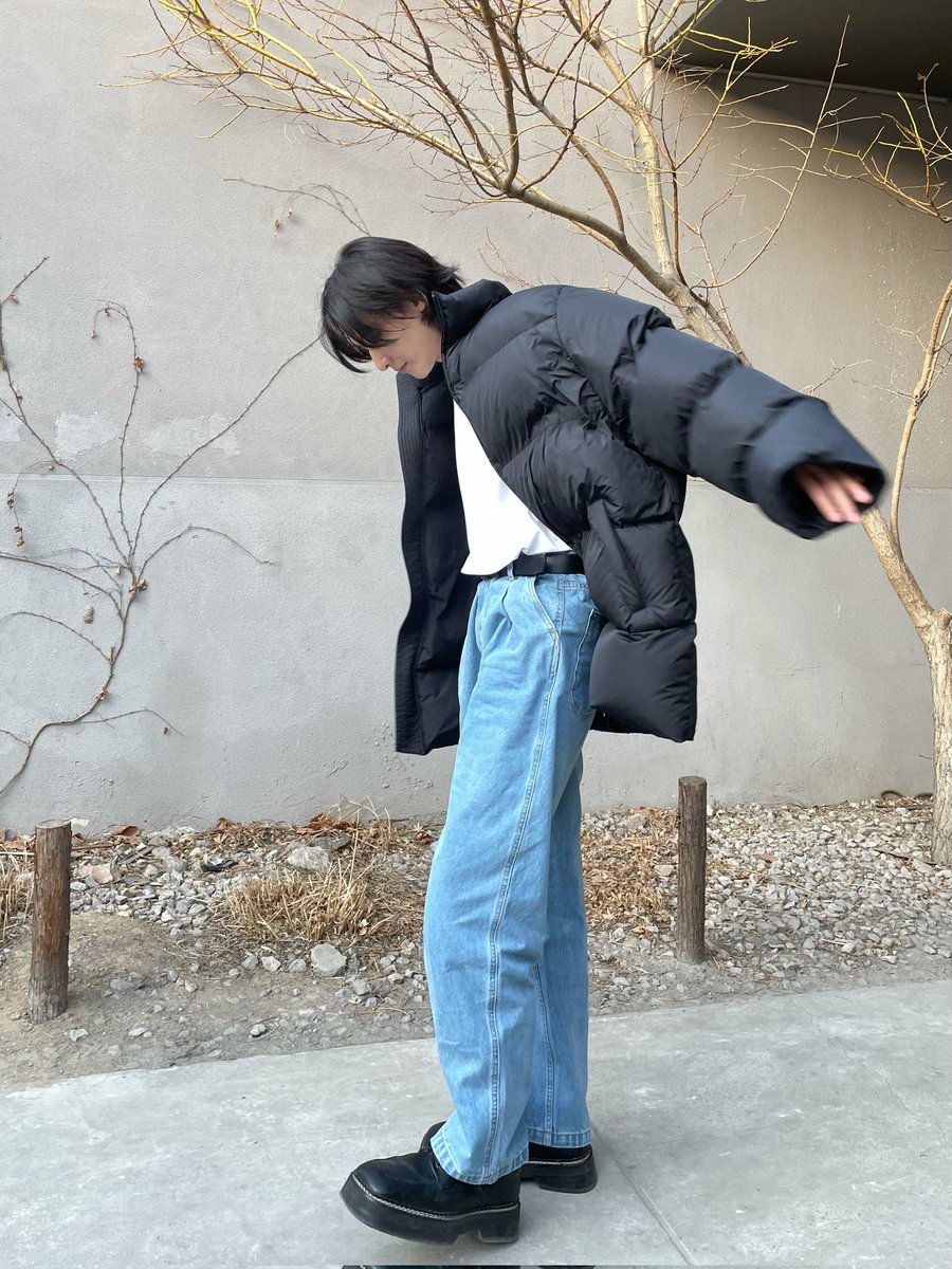 ruichangpics's tweet photo. [2203003 Ruichang Studio Weibo Update]

"#/王瑞昌 #/老板这打字手速以后能秒回群消息不😁 ​​​"

#王瑞昌 #WangRuichang https://t.co/16G9NHN9lx