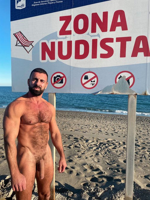 Giuspel.79 - Tengo ganas de verano y guarreo en la playa.rt si tú también la tienes 40% de descuento en mi página,aprovecha! 🔥 https://t.co/jqcZQVaMKV