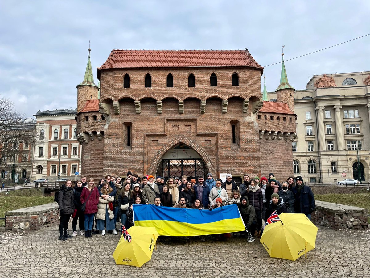 WalkativeTours's tweet photo. Today in Kraków Old Town morning tours in English and Spanish! Thank you for joining us! We are all with Ukraine🇺🇦! Ми з вами! 💙💛
 
On this Sunday at 14:00, we invite for Old Town Kraków walking tour in Ukrainian 🇺🇦.
https://t.co/WaI9j05T7H https://t.co/sQdqAHe3mh