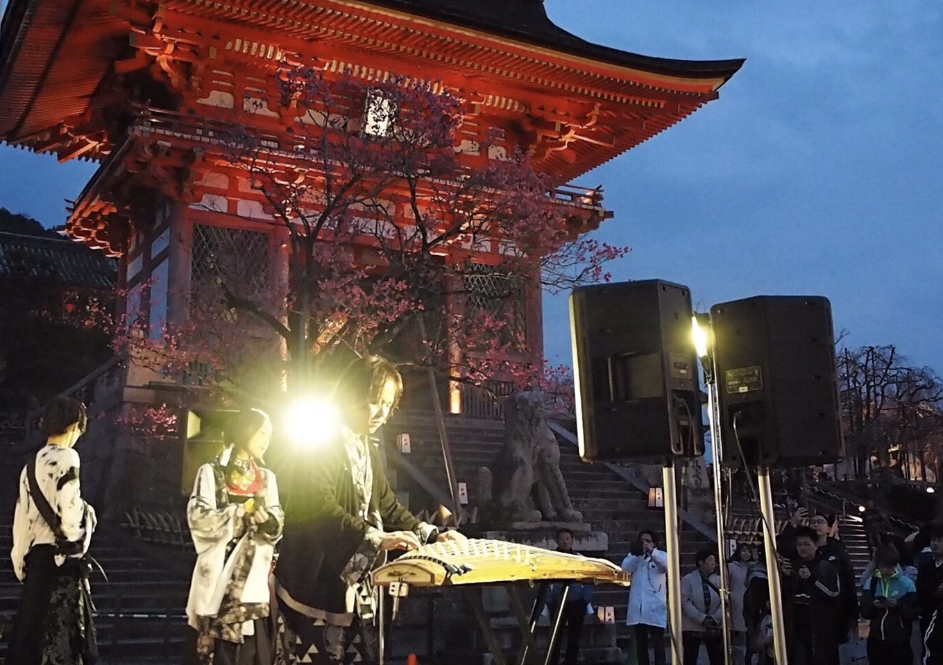 えみ 凜ひとえ Look Back 京都 花灯路 19 東山花灯路 清水寺 18 知恩院三門 19 嵐山花灯路 法輪寺デジタルカケジク 京都 Kyoto 花灯路 凜ひとえ T Co D7yvvdf0hl Twitter