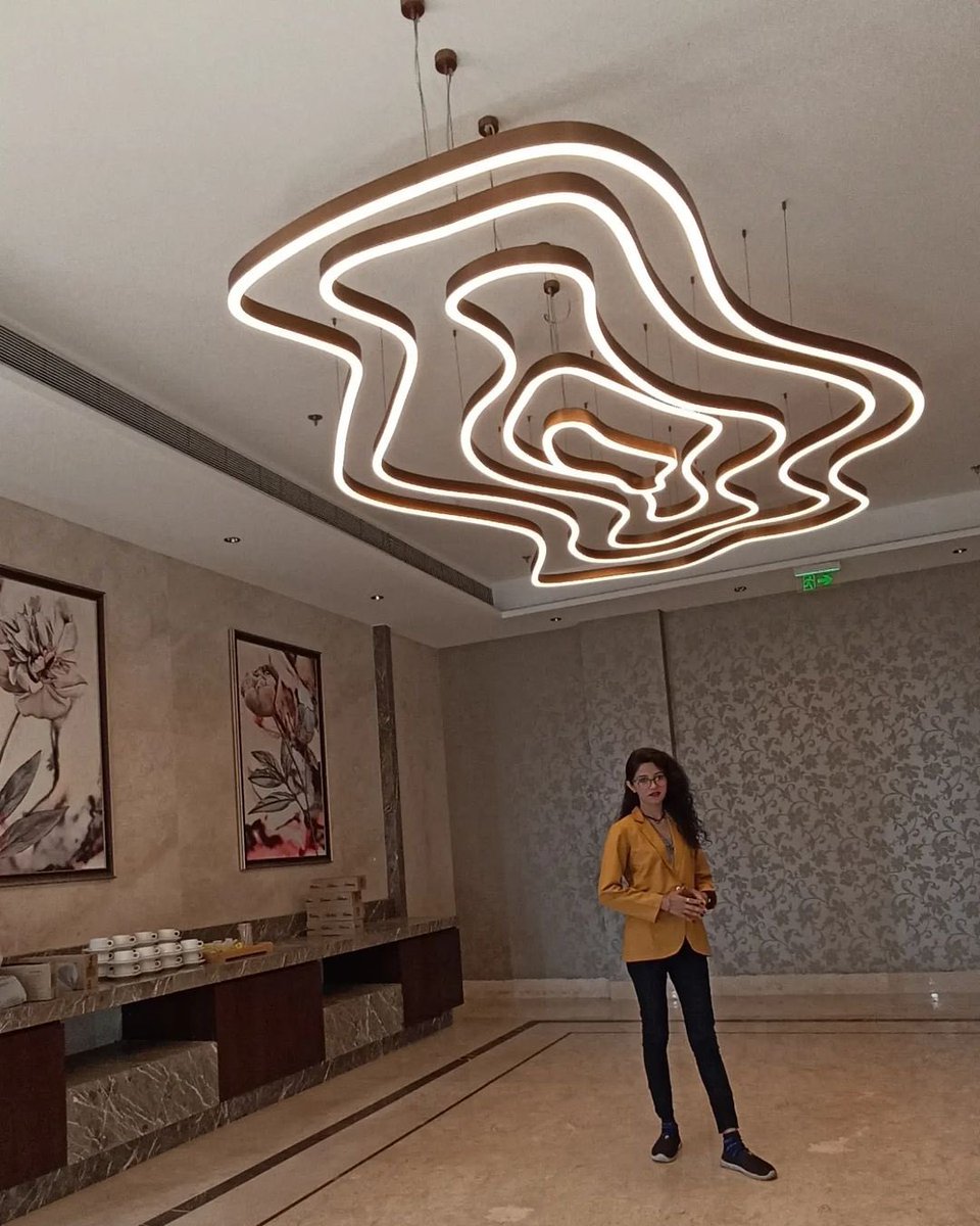 Taj_Skyline's tweet photo. Let our contemporary artistic chandeliers be the backdrop for your picture perfect moments
Photo Credits: @the_rushi_gujjugirl
#TajSkylline #TajHotels #DesignIsInTheDetail https://t.co/448RgMyW39
