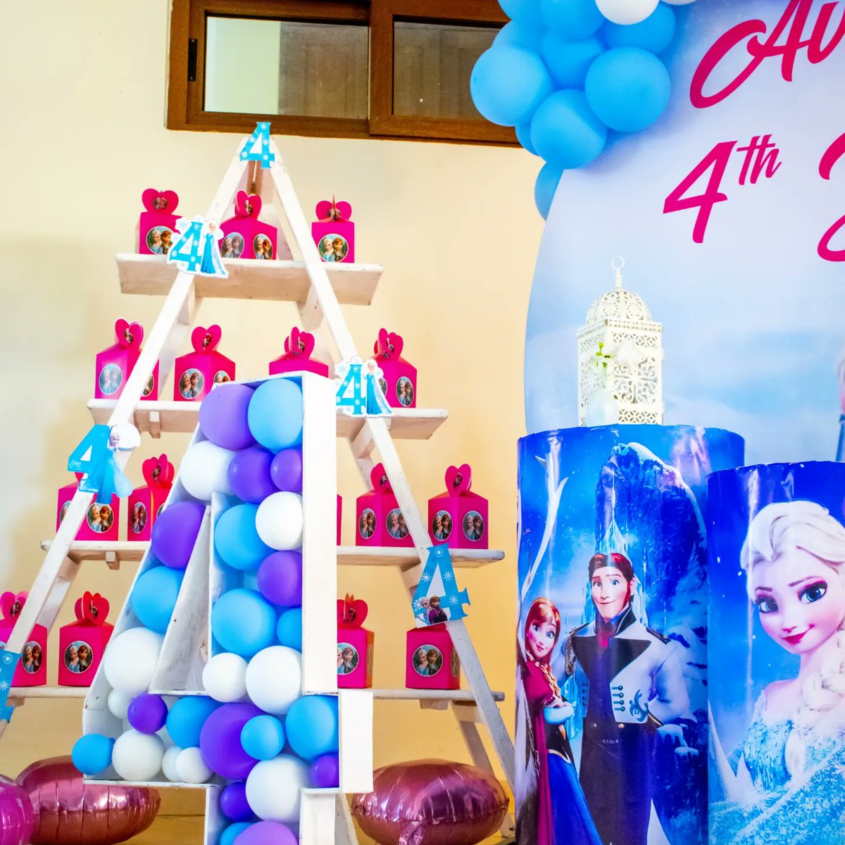BeeGlamEvents's tweet photo. Be strong like Elsa. Be positive like Anna. Be selfless like Kristoff. Be happy like Olaf βοΈβοΈ #BeeGlamEvents #frozen #disneyfrozenparty #themedbirthday #eventdecor #eventplannerkenya #events https://t.co/1KQeUTERBS