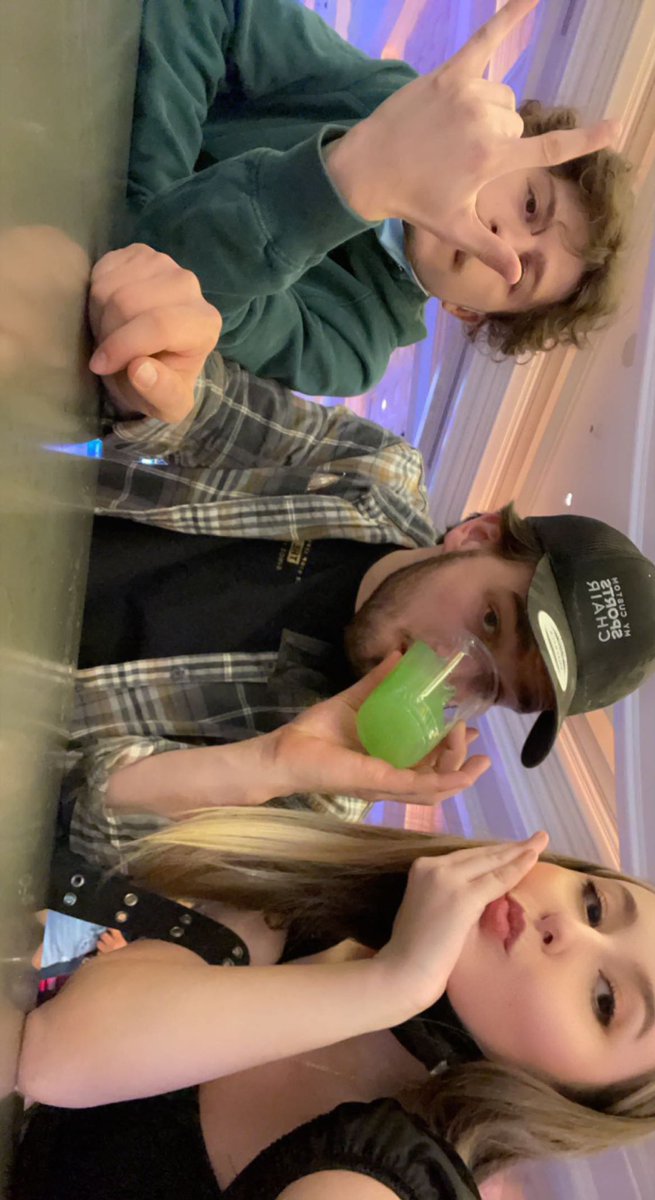 4everburr's tweet photo. Hey hey everybody😎 Last night was a blast 💥 Time for some hung over Elden Ring live on Twitch at 10am EST 💜 See you there! https://t.co/ofumwtXVUj