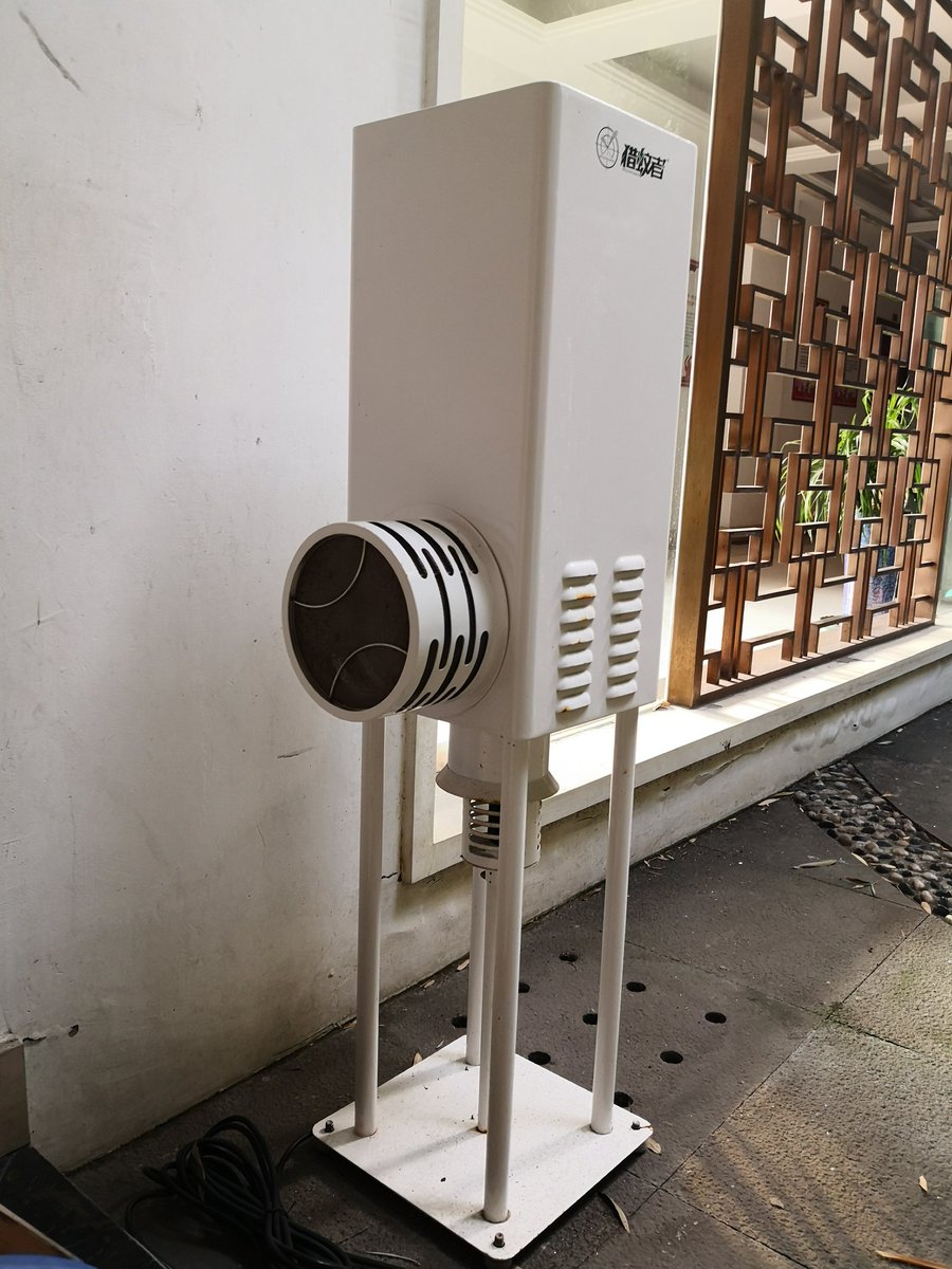 KevinCh61907104's tweet photo. @Skeeterology CoolAir CO2 trap is designed in height of 40cm from the ground, in sealed metal box, so others could not enter in:) #mosquito https://t.co/LAE5p4a8Dl
