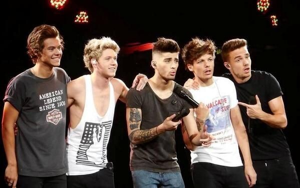 louis's frat boy (@fraterabot) on Twitter photo 