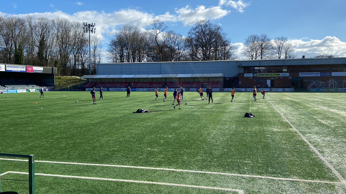 SandbachFC_1st's tweet photo. 🏃 Putting the lads through their paces…
#STMSAN #UpTheBach https://t.co/Uoq3fFfFCt