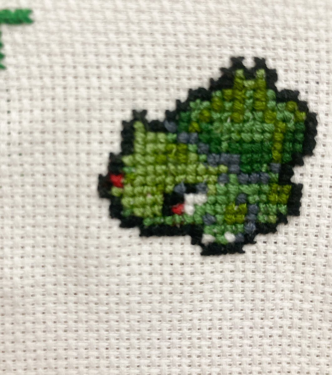 nontan135's tweet photo. はじめての刺繍！
フシギダネからスタート🌱
151匹おわる頃には上達してますように！

#ポケモン
#フシギダネ
#刺繍
#クロスステッチ
#初心者 https://t.co/VLNcarqSGw