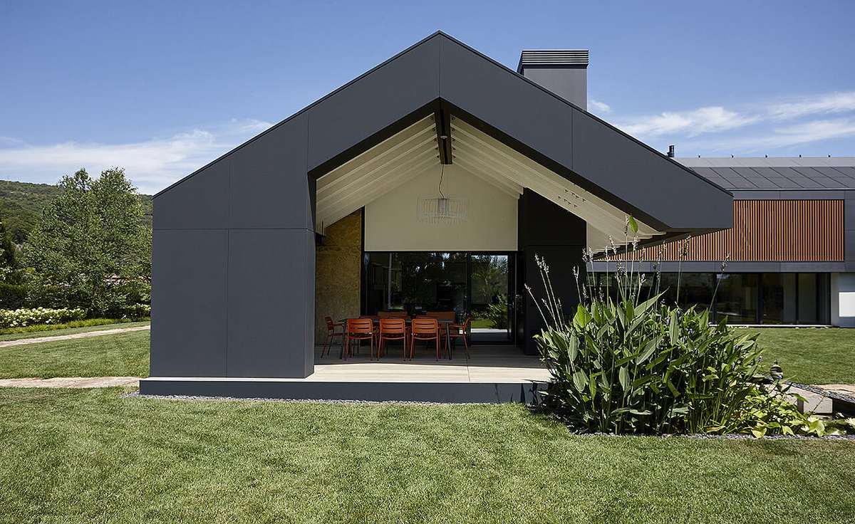 interiorsxdsign's tweet photo. The Grey House by Giorgio Parise #interiordesign #homedecor #homeinspo #interiors https://t.co/GzBXBt7Zug