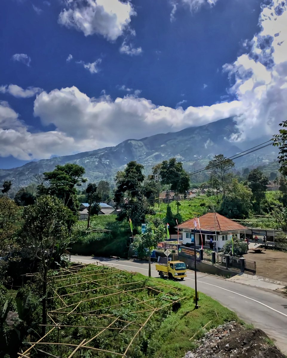 Afternoon scene at Selo, Boyolali 📸 

<a href="/emqynx/">è̷͚̈̈̑̎́̈̾͂̿m̵͓̠̞̖̭͇̫̩̉q̶͈̮̻͕̱̹̝̩̐́͐̅́̽̏̀̏i̵̡͗͌͛͠</a>