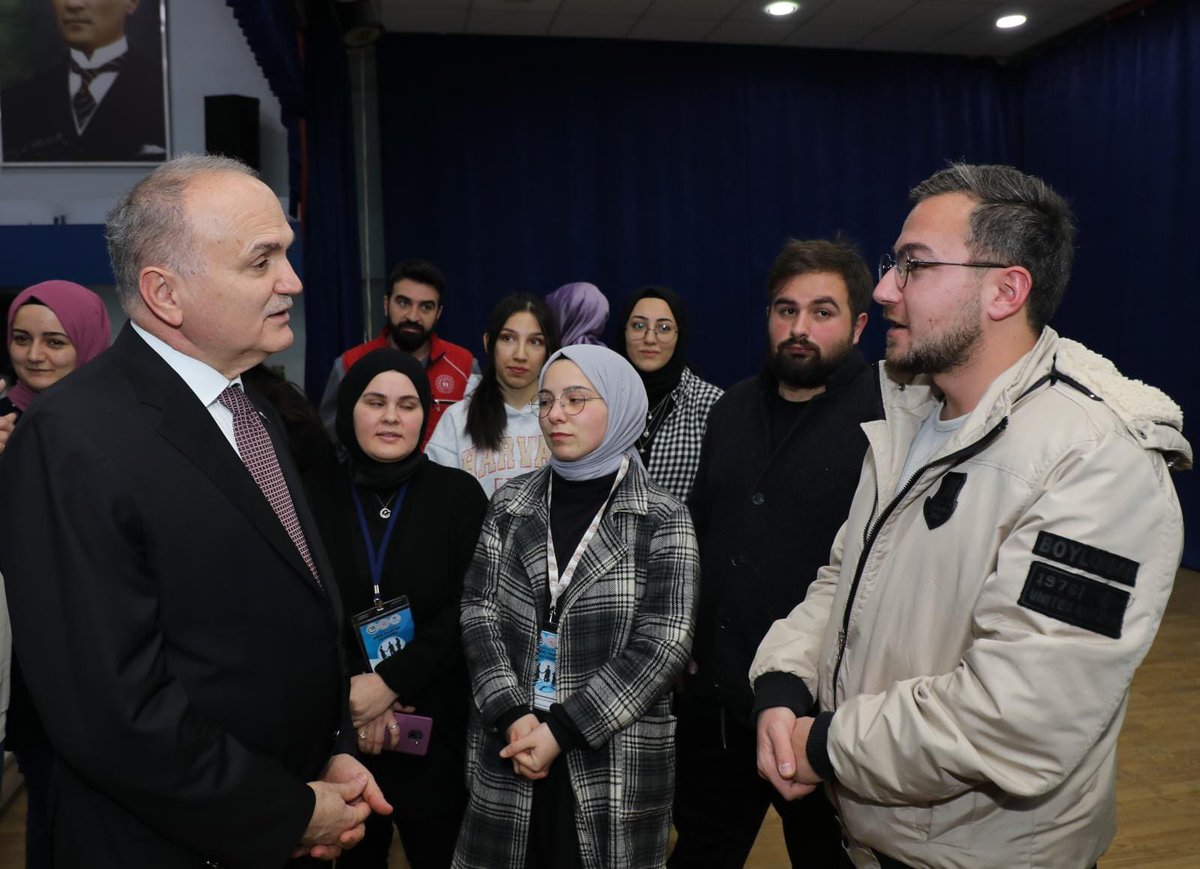 Dr_Faruk_Ozlu's tweet photo. Gençler sordu, biz yanıtladık

Düzce Gençlik ve Spor İl Müdürlüğü’nün düzenlediği “Genç Kariyer Akademisi”nin konuğu oldum.

Pırlanta gibi gençlerimizle; sanattan eğitime, spordan teknolojiye kadar hayata dair keyifli bir sohbet gerçekleştirdik.

Her zaman yanınızdayım
gençler☺️ https://t.co/RPZDspTMpy