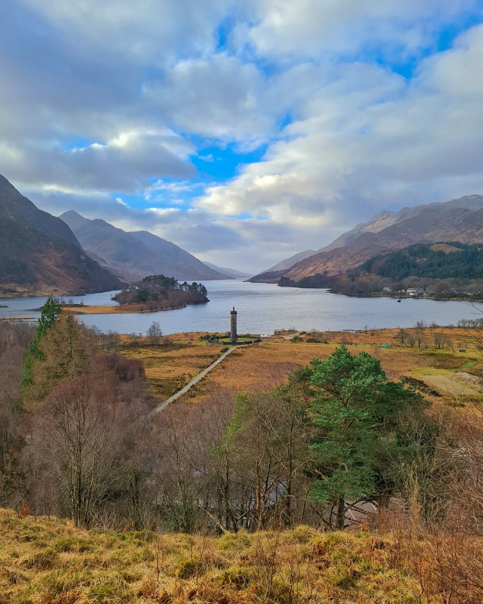 StoryScotland's tweet photo. There's a wee figure on top of the Glenfinnan Monument called the Lone Highlander and this is a story about him.

Well not the statue specifically and it's a bit of a tall tale, but you'll get what I mean!

#TalesOfScotland #Scotland #Jacobites https://t.co/e9fjEzmxPY