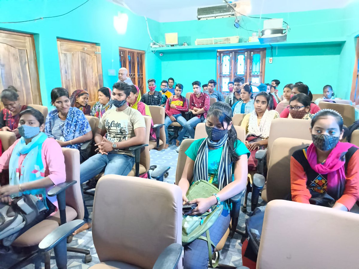CscTele's tweet photo. CSC Panel Lawyer Biswa pratap Singh creating awareness among citizens about Tele-law at Aspirational GP-Tangiapada,Block/Dist-Khordha,Odisha @SwornaprabhaSi1 @dintya15 @l_Smrity @ceo_csc @CSCegov_ @OdishaSpv @Tele_Law @PatankarRishi @subodhmishracsc @KirenRijiju @CSCSPVKHORDHA https://t.co/7Mia4Wxh2S