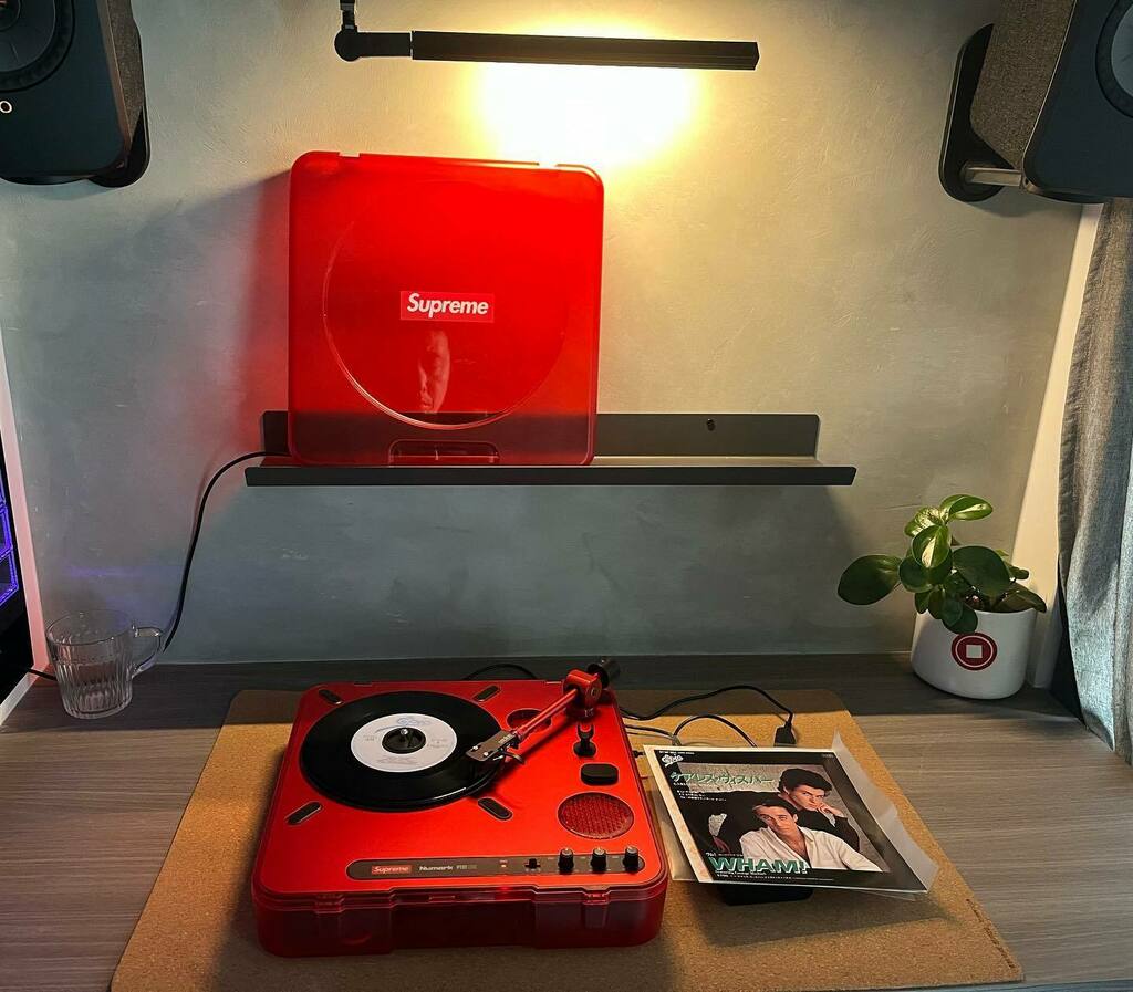 tomhk's tweet photo. Little player for little disc #supreme #wham #carelesswhisper #weekend #red https://t.co/zPnZKDzPAS https://t.co/EPOmxRjiQG