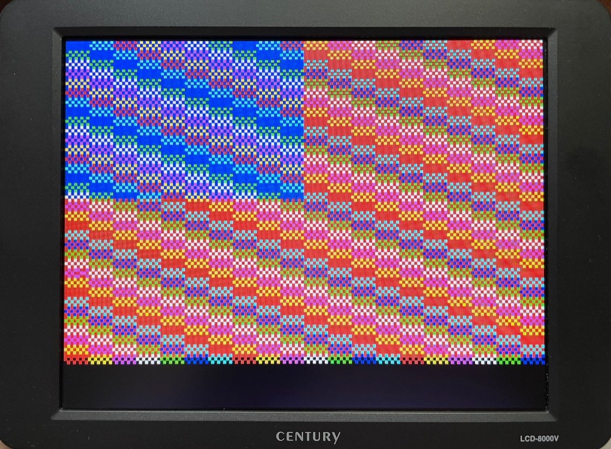 ツイートの検索で、pc80のセミグラフィックで縦2ドット毎に色を変更することができる(50行モード)という情報を見つけて色々調べていました。
結果、残念ながら、エミュレータでは可能(1枚目)だけれども、PC-8001mkII 実機ではいわゆる32行モードで縦3ドット毎までしか変更出来ない(2枚目)ことが判明。