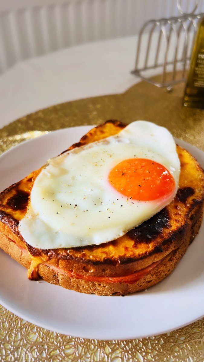 Rob_A_Ives's tweet photo. Homemade Croque Madame
From: Essential by Ollie Dabbous #HideLondon https://t.co/1CVFWaApZf