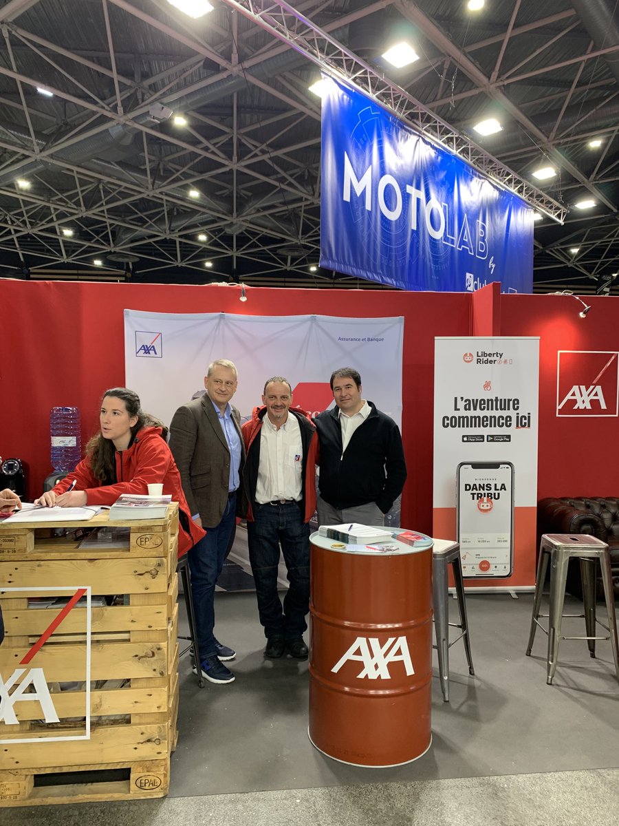Eric_Lemaire's tweet photo. Toutes les motos du monde présentées au salon de Lyon, un stand #AXAPassion avec nos Agents généraux et les stars up de notre #Motolab qui œuvrent pour une meilleure sécurité sur la route. Assurance, Prévention, Innovation… que du bonheur ! https://t.co/LBABDkr7mX