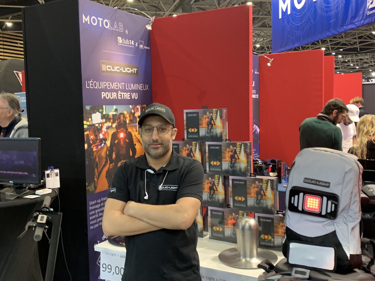 Eric_Lemaire's tweet photo. Toutes les motos du monde présentées au salon de Lyon, un stand #AXAPassion avec nos Agents généraux et les stars up de notre #Motolab qui œuvrent pour une meilleure sécurité sur la route. Assurance, Prévention, Innovation… que du bonheur ! https://t.co/LBABDkr7mX