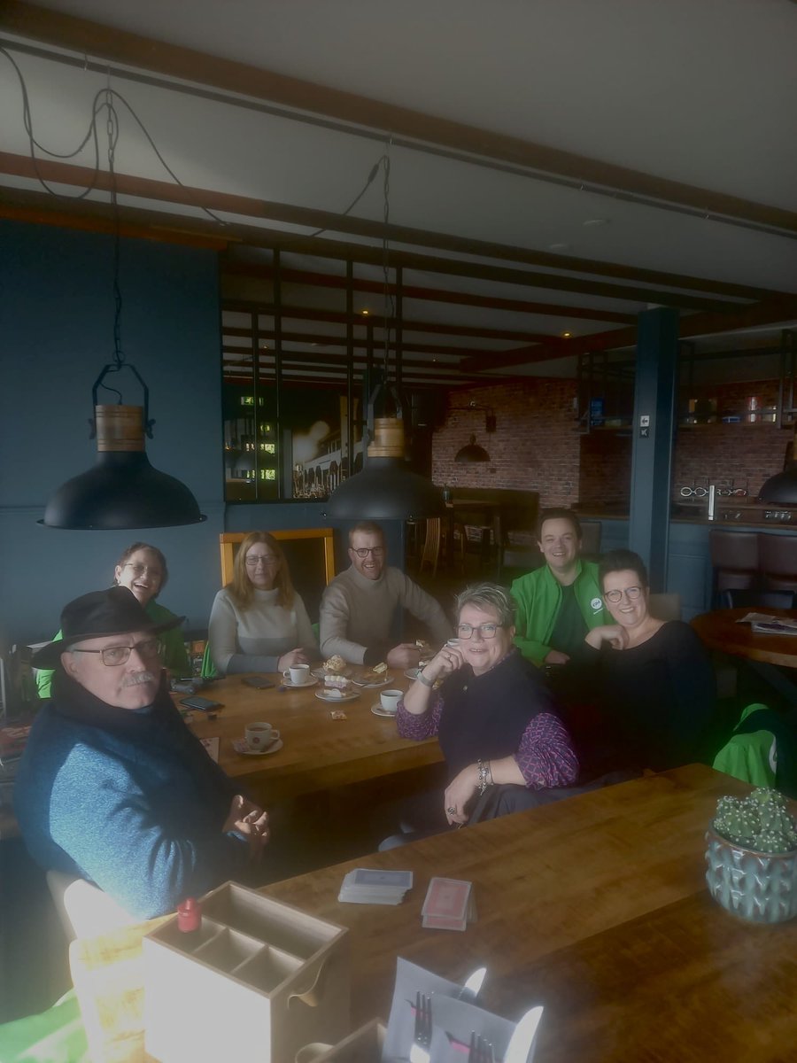 Op campagne 💚 Vanochtend zijn we gestart op de Grote Markt in Nieuwleusen en nu in Oudleusen!

#Nieuwleusen #Oudleusen #Dalfsen #teamCDA #lokaaleengoedverhaal