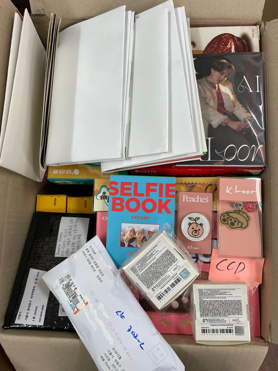 CCDebilShop's tweet photo. CCD BOX UPDATE!!!!!
BOX #35
PICK-UP DATE : MAR. 9, 2022
ETD : MAR. 16, 2022
ETA : APRIL 27, 2022
BOX # : 1 JUMBO BOX
Maraming salamat po CCs for your continuous pagpapabudol sa CCD.
#CCDShop_Update https://t.co/HIoMaJtrAl