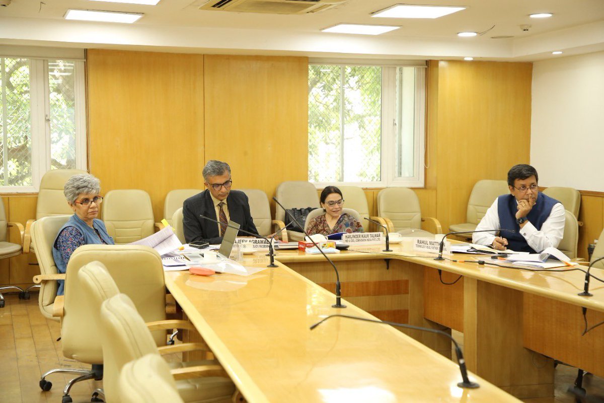 NITIAayog's tweet photo. #NITIAayog hosted the Jury round for #WTIAwards2021.

It witnessed participation from industry leaders, with their task cut out to identify and honour #WomenEntrepreneurs👩 who aim to bring transformational changes in 🇮🇳 across sectors.

#SashaktSamarthBharat #SashaktSamarthNaari https://t.co/iKX8SOBrwV