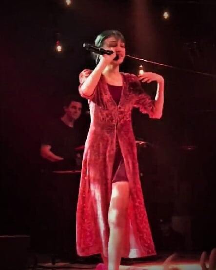 FANderWaalNews's tweet photo. .@GraceVanderWaal โข #ScreenshotSaturday
#EscapeMyMind Live at @TheSinclair Theatre (Cambridge MA 2018) on our Channel
๐ https://t.co/GnLwxoNwXp
2020.08.08 / 1.4K @YouTube Views
#JustTheBeginning #JustTheBeginningTour #LettersVol2 #HollywoodStargirl #ChooseKindness https://t.co/RHwRI7BdiJ