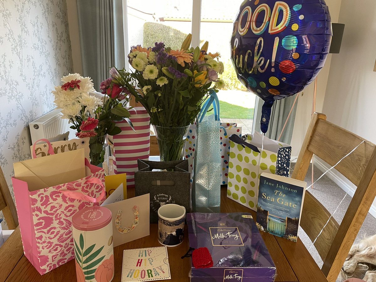 It was with a heavy heart that I said farewell to Balerno High School yesterday, after almost 19 years in the LRC. I was absolutely stunned at the fuss everyone made of me - both staff and pupils. Thank you so much for your generosity. I will miss you all.❤️