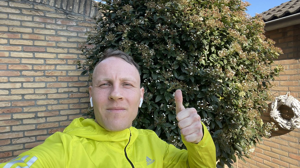 iamluc__'s tweet photo. Goodmorning everyone! Happy weekend ! I just completed my Saturday morning run! #RunningAMarathon #running #mensmentalhealth https://t.co/kqMpRP17c6